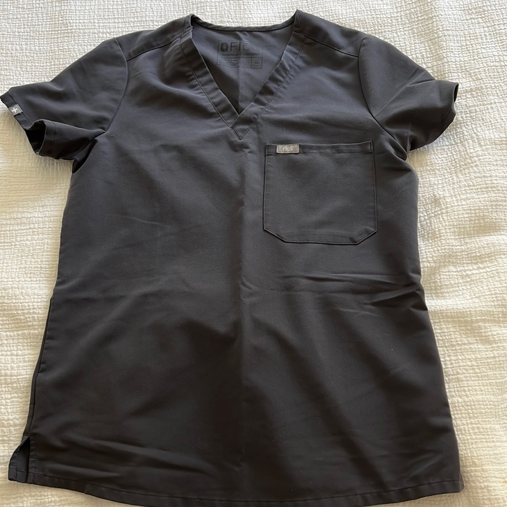 FIGS Catarina Top- Charcoal